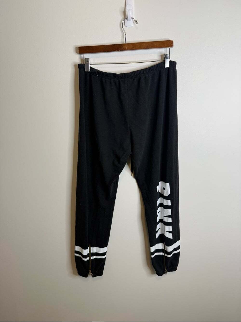 PINK Victoria's Secret Black Sweatpants with White Logo Tag - Picture 6 of 6